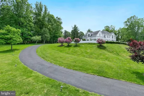6801 Capri Pl, Bethesda, MD 20817