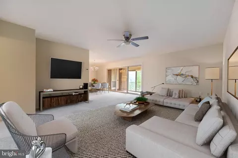 Living - 3360 Gleneagles Dr #71-2B, Silver Spring, MD 20906 photo 2 of 5