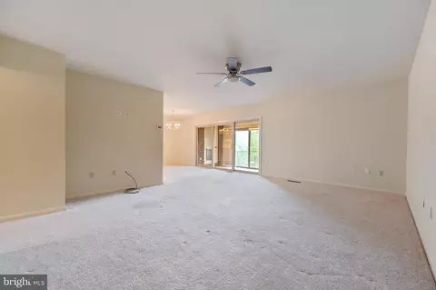 Living - 3360 Gleneagles Dr #71-2B, Silver Spring, MD 20906 photo 4 of 5