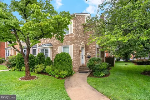 10293 Arizona Cir #58, Bethesda, MD 20817