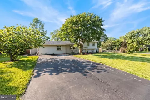 Other - 17528 Collier Cir, Poolesville, MD 20837 photo 1 of 17