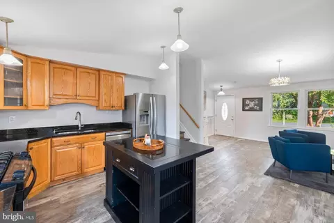 Kitchen - 17528 Collier Cir, Poolesville, MD 20837 photo 3 of 3