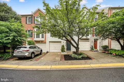 13102 Alpine Dr #2502, Germantown, MD 20874