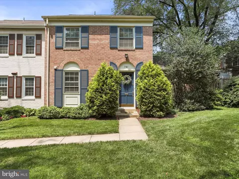 781 Azalea Dr #31-781, Rockville, MD 20850
