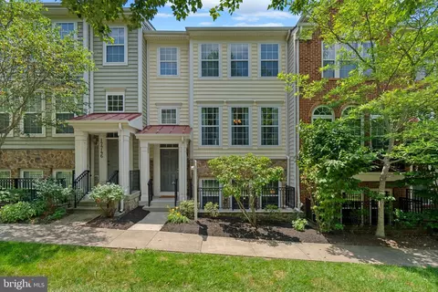 17748 Phelps Hill Ln, Derwood, MD 20855