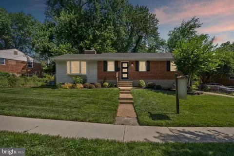4603 Coachway Dr, Rockville, MD 20852