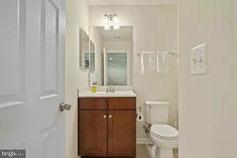 Entry Way - 3702 Doc Berlin Dr, Silver Spring, MD 20906 photo 10 of 11