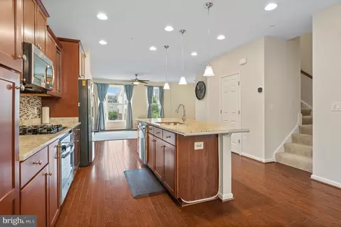 Entry Way - 3702 Doc Berlin Dr, Silver Spring, MD 20906 photo 5 of 11