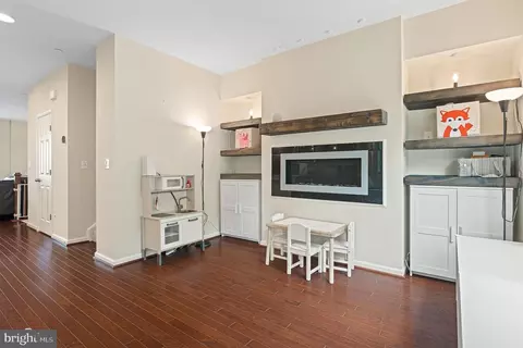 Entry Way - 3702 Doc Berlin Dr, Silver Spring, MD 20906 photo 3 of 11