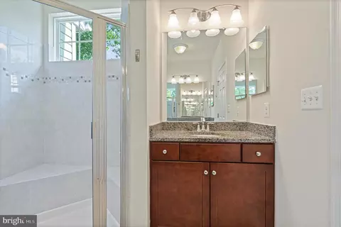 Bath - 3702 Doc Berlin Dr, Silver Spring, MD 20906 photo 1 of 6