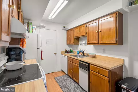 Kitchen - 8 Normandy Square Ct #C, Silver Spring, MD 20906 photo 3 of 4