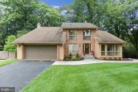 4 Eaglebrook Ct, Rockville, MD 20854