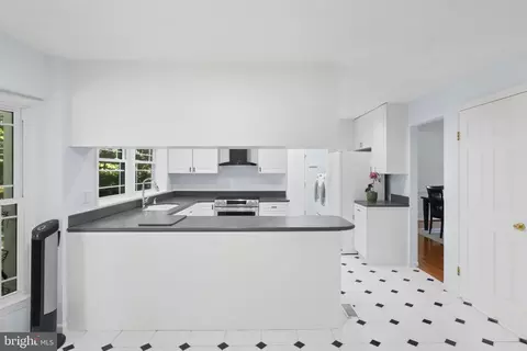 11531 Paramus Dr, North Potomac, MD 20878 photo 13