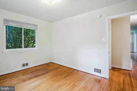 Bedroom - 142 Fleetwood Ter, Silver Spring, MD 20910 photo 2 of 9