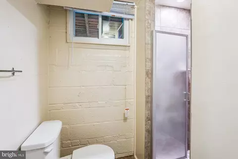Bath - 142 Fleetwood Ter, Silver Spring, MD 20910 photo 1 of 2
