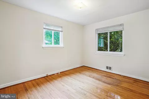Bedroom - 142 Fleetwood Ter, Silver Spring, MD 20910 photo 1 of 9