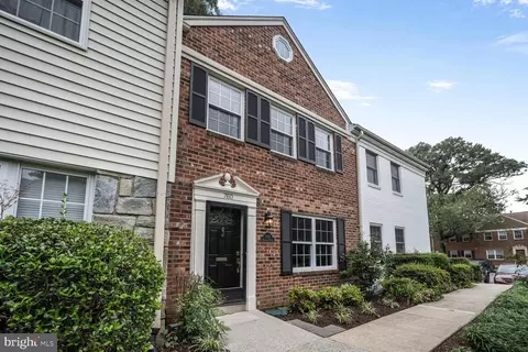 760 Princeton Pl #1-760, Rockville, MD 20850
