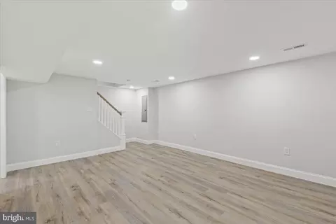 Living - 1705 Corwin Dr, Silver Spring, MD 20910 photo 1 of 1