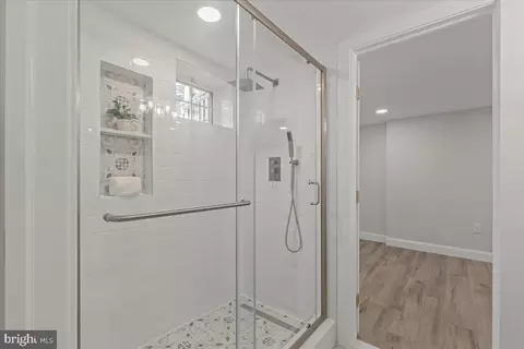 Bath - 1705 Corwin Dr, Silver Spring, MD 20910 photo 8 of 8