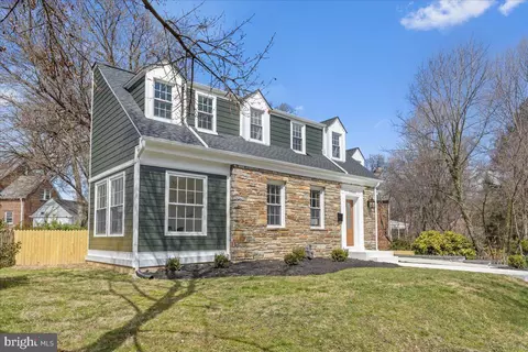 Exterior - 1705 Corwin Dr, Silver Spring, MD 20910 photo 4 of 8