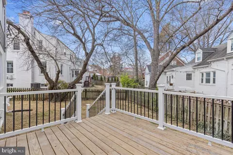 Exterior - 1705 Corwin Dr, Silver Spring, MD 20910 photo 6 of 8
