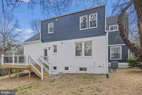 Exterior - 1705 Corwin Dr, Silver Spring, MD 20910 photo 7 of 8