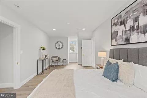 Bedroom - 1705 Corwin Dr, Silver Spring, MD 20910 photo 2 of 4
