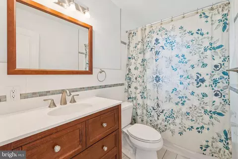 Bath - 1502 Crestline Rd, Silver Spring, MD 20904 photo 2 of 2