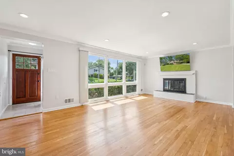 Living - 1502 Crestline Rd, Silver Spring, MD 20904 photo 3 of 6