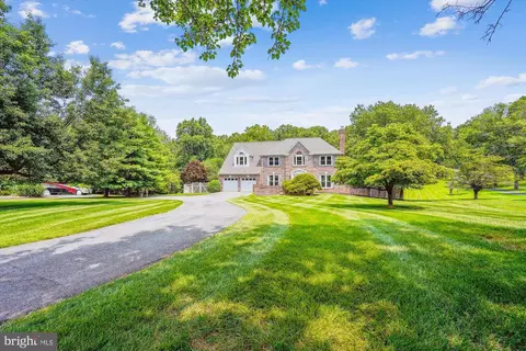 16429 Equestrian Ln, Rockville, MD 20855