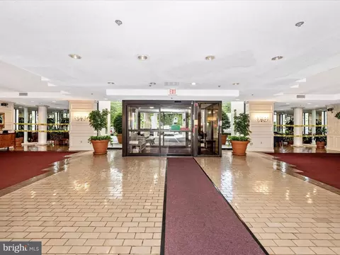Entry Way - 15101 Interlachen Dr #1-116, Silver Spring, MD 20906 photo 4 of 6