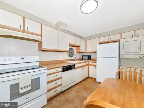 Kitchen - 15101 Interlachen Dr #1-116, Silver Spring, MD 20906 photo 2 of 3