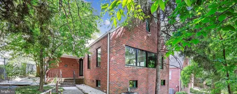8423 Piney Branch Rd, Takoma Park, MD 20901