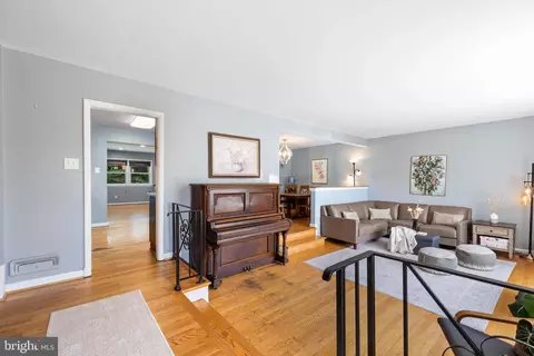 412 Neale Ct, Silver Spring, MD 20901 photo 3