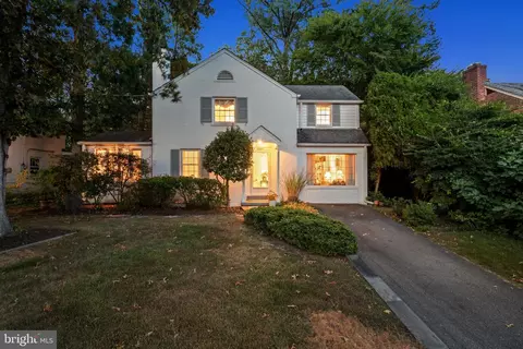6107 Massachusetts Ave, Bethesda, MD 20816