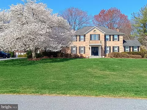 16004 New Bedford Dr, Rockville, MD 20855