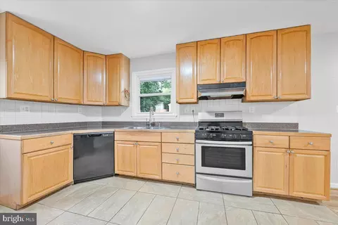 12329 La Plata St, Silver Spring, MD 20904 photo 9