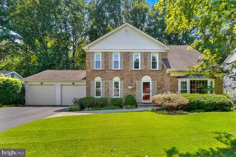 8108 Paisley Pl, Potomac, MD 20854