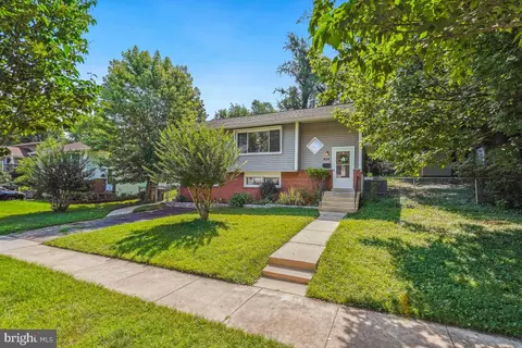 404 Hull Pl, Rockville, MD 20852