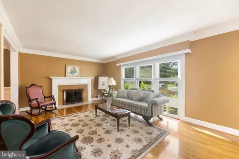 1516 Vivian Ct, Silver Spring, MD 20902 photo 6