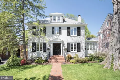 3919 Oliver St, Chevy Chase, MD 20815