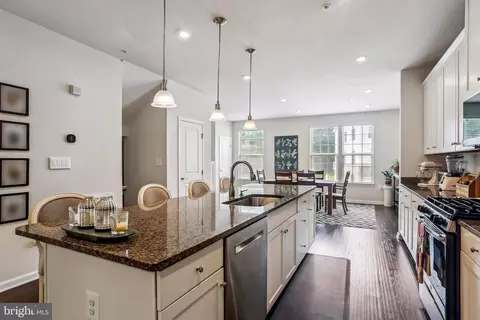 1626 Regent Manor Ct, Silver Spring, MD 20904 photo 5