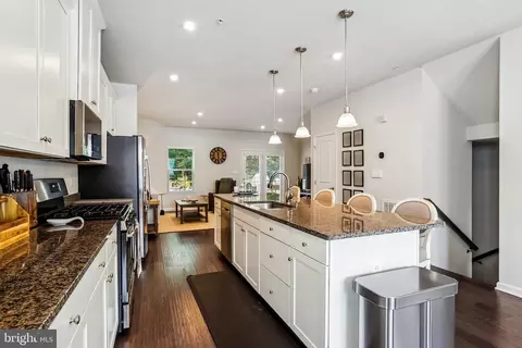 1626 Regent Manor Ct, Silver Spring, MD 20904 photo 2