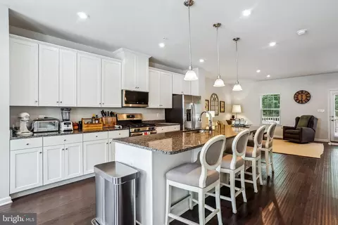 1626 Regent Manor Ct, Silver Spring, MD 20904 photo 3