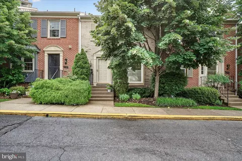7504 Westlake Ter #25, Bethesda, MD 20817