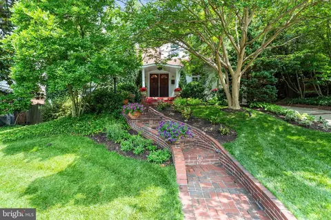 5407 Blackistone Rd, Bethesda, MD 20816