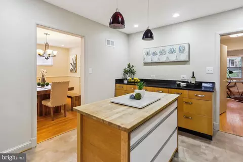 Kitchen - 1407 Crestridge Dr, Silver Spring, MD 20910 photo 2 of 5
