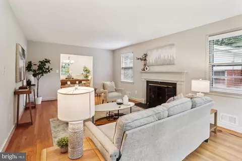 Living - 1407 Crestridge Dr, Silver Spring, MD 20910 photo 2 of 8