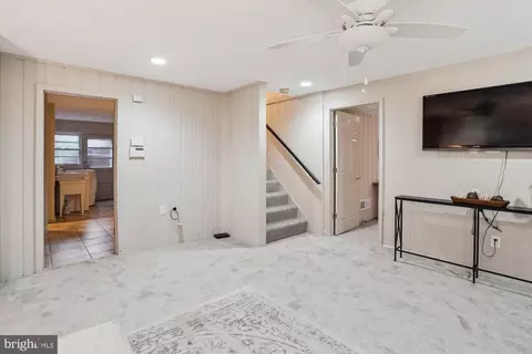 Entry Way - 1407 Crestridge Dr, Silver Spring, MD 20910 photo 6 of 6
