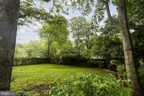 Exterior - 1407 Crestridge Dr, Silver Spring, MD 20910 photo 10 of 13